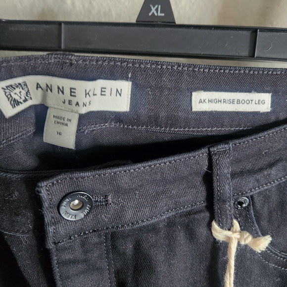 Size 16 Black Jeans - Picture 2 of 3